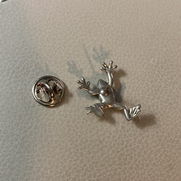 Pewter Dan Forth Pewter lapel pin  brooch tie tack - Picture 4 of 4